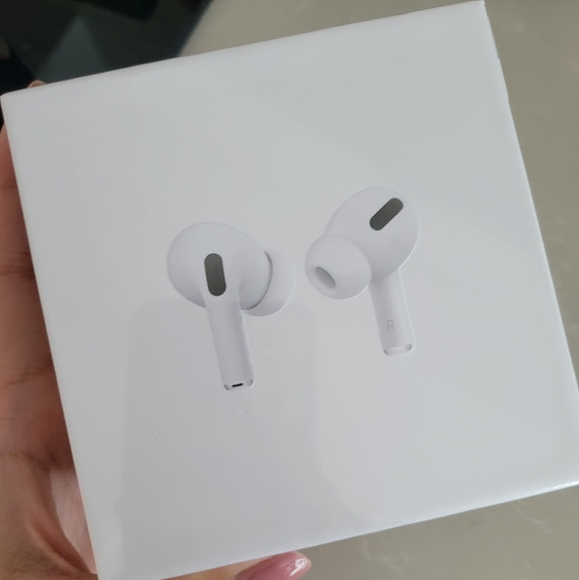 Airpods Pro - Picture 1 of 3